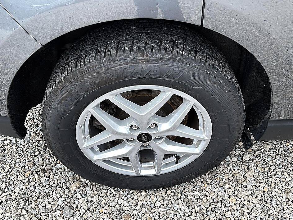 Used 2024 Gray Ford SEL image 28