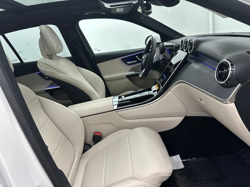 New 2027 Polar White Mercedes-Benz GLC 300 image 26