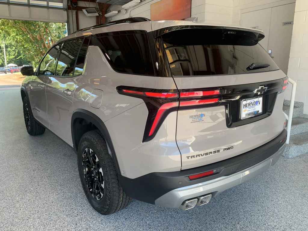 2027 Chevrolet Traverse Z71 - Photo 6
