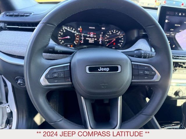 Used 2024 White Jeep Latitude image 13