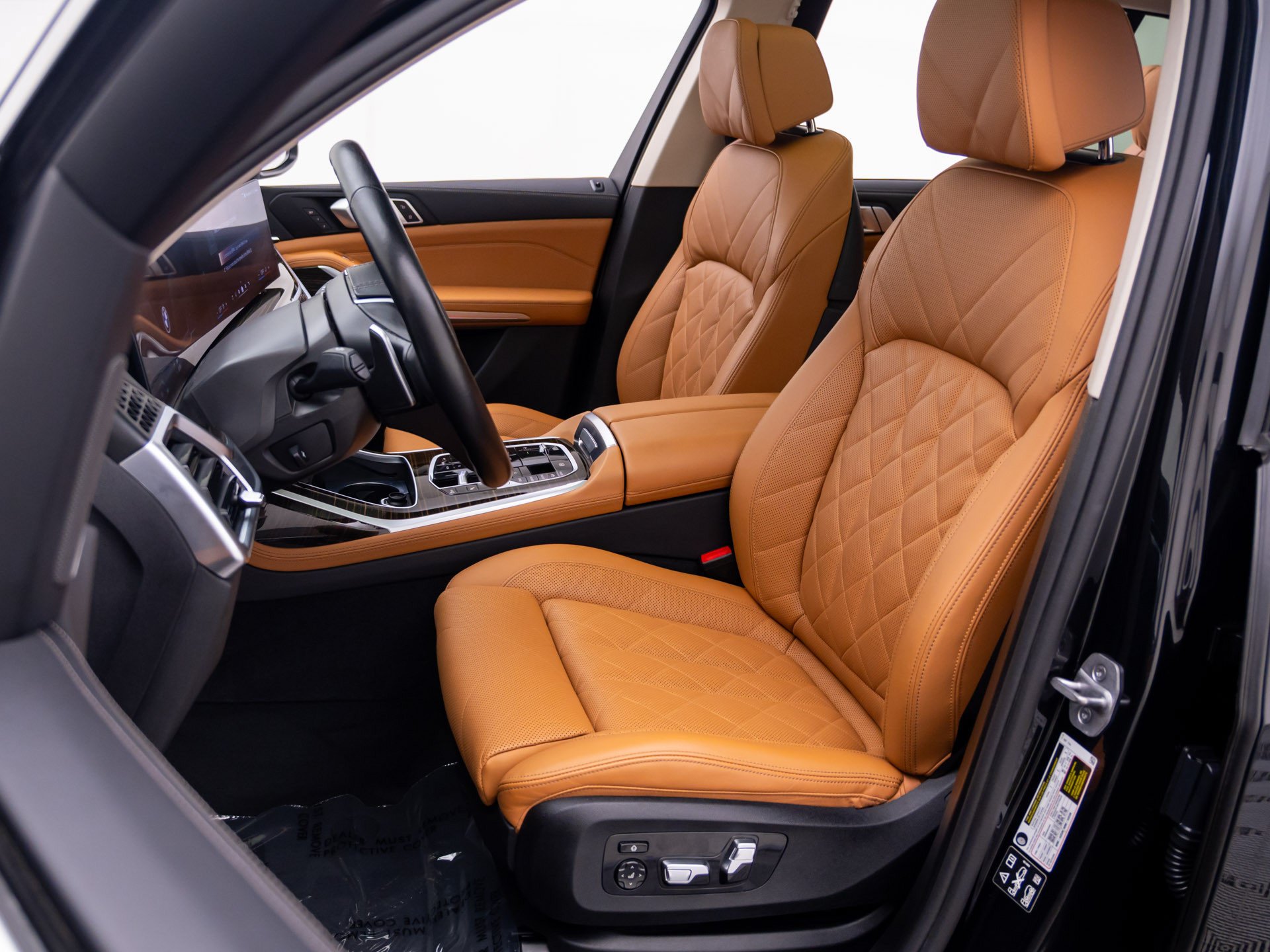 Used 2025 Black Sapphire Metallic BMW xDrive40i image 17
