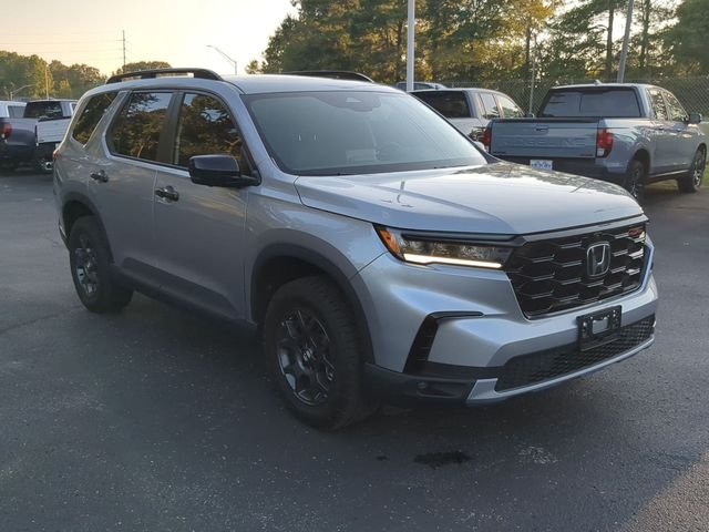 Used 2025 Lunar Silver Metallic Honda TrailSport image 5