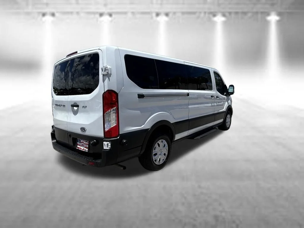 Certified Used 2024 Oxford White Ford XLT image 4