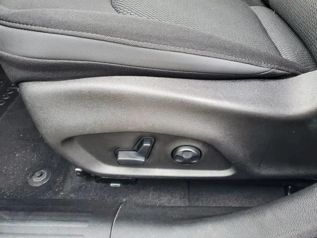 Used 2020 Alpine White Clearcoat Jeep Altitude image 7