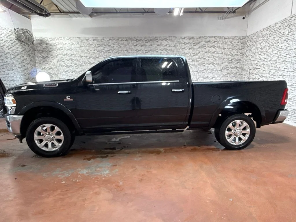 Used 2020 Diamond Black Crystal Pearlcoat Ram Laramie image 4