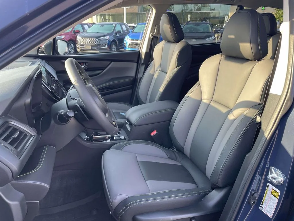 Certified Used 2025 Cosmic Blue Pearl Subaru Onyx Edition image 9