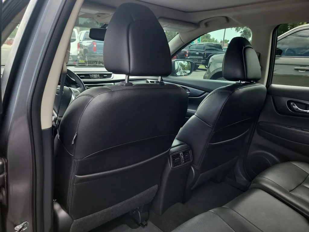 Certified Used 2016 Gray Nissan SL image 11