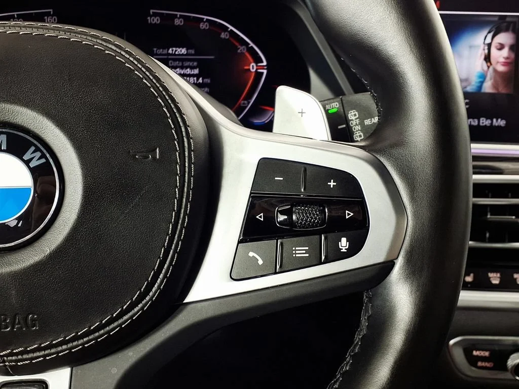 Used 2022 Mineral White M BMW xDrive40i image 22