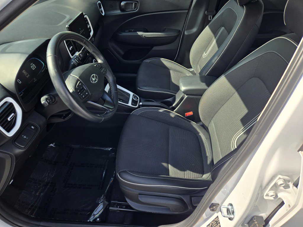 Certified Used 2023 Lunar Hyundai Limited image 18