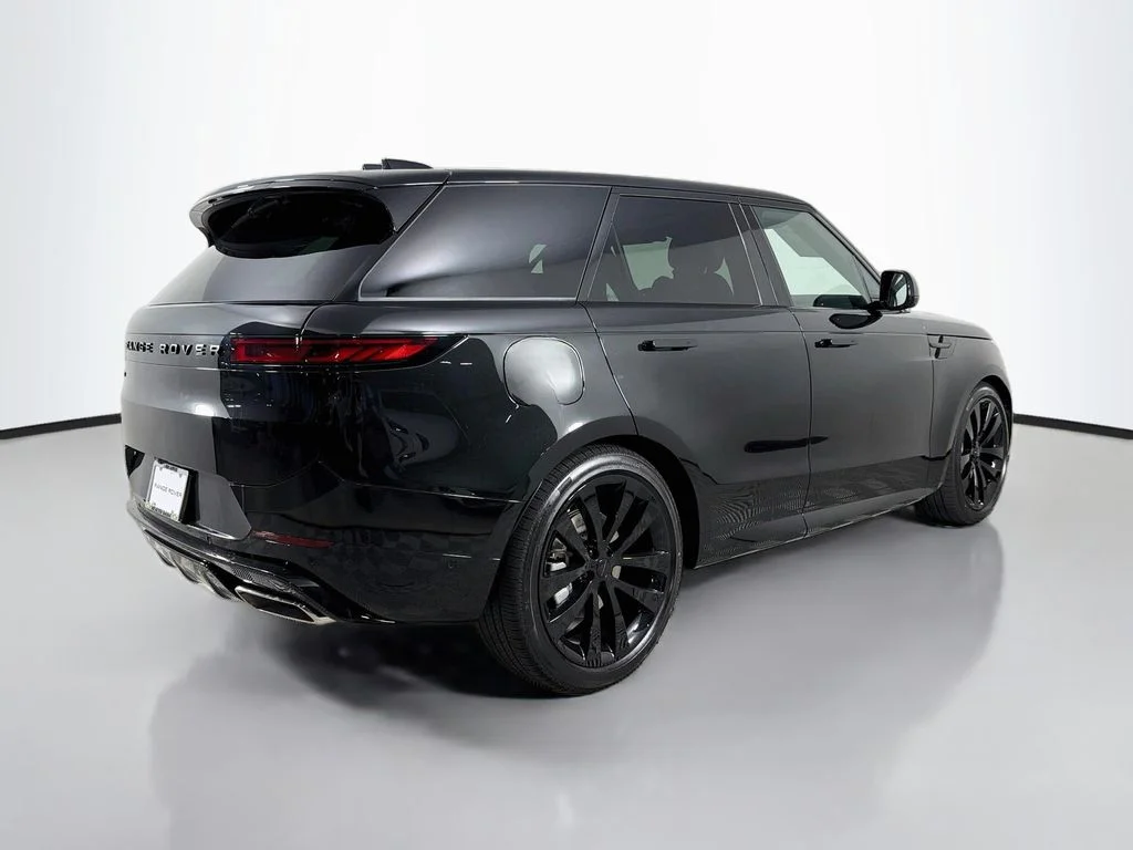 New 2027 Santorini Black Land Rover Dynamic SE image 5