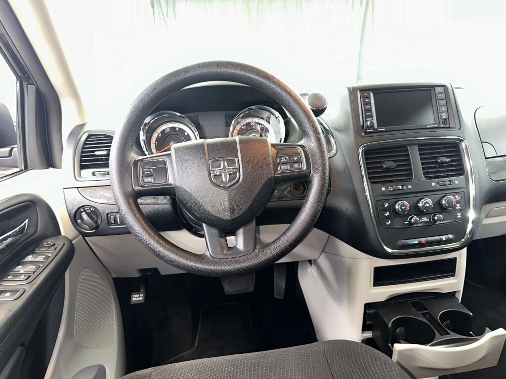 Used 2019 Dodge Grand Caravan SE with VIN 2C4RDGBG8KR740872 for sale in Youngstown, OH