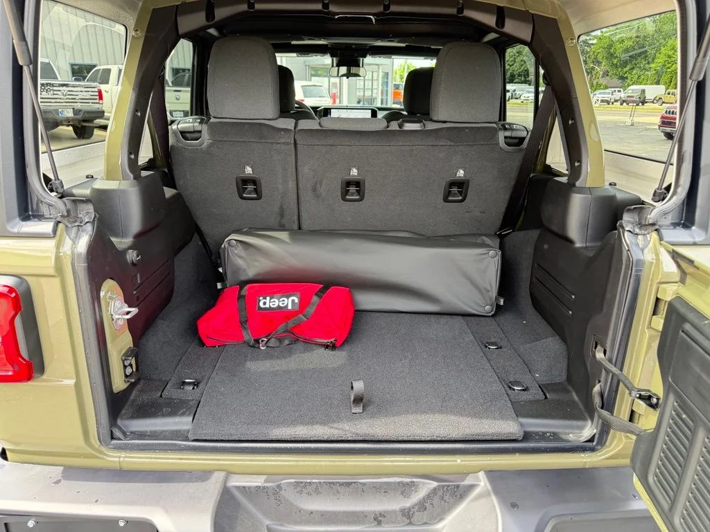 2025 Jeep Wrangler 4-Door Willys - Photo 25