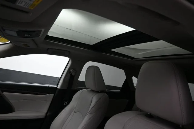 Used 2020 Black Lexus 350 image 32