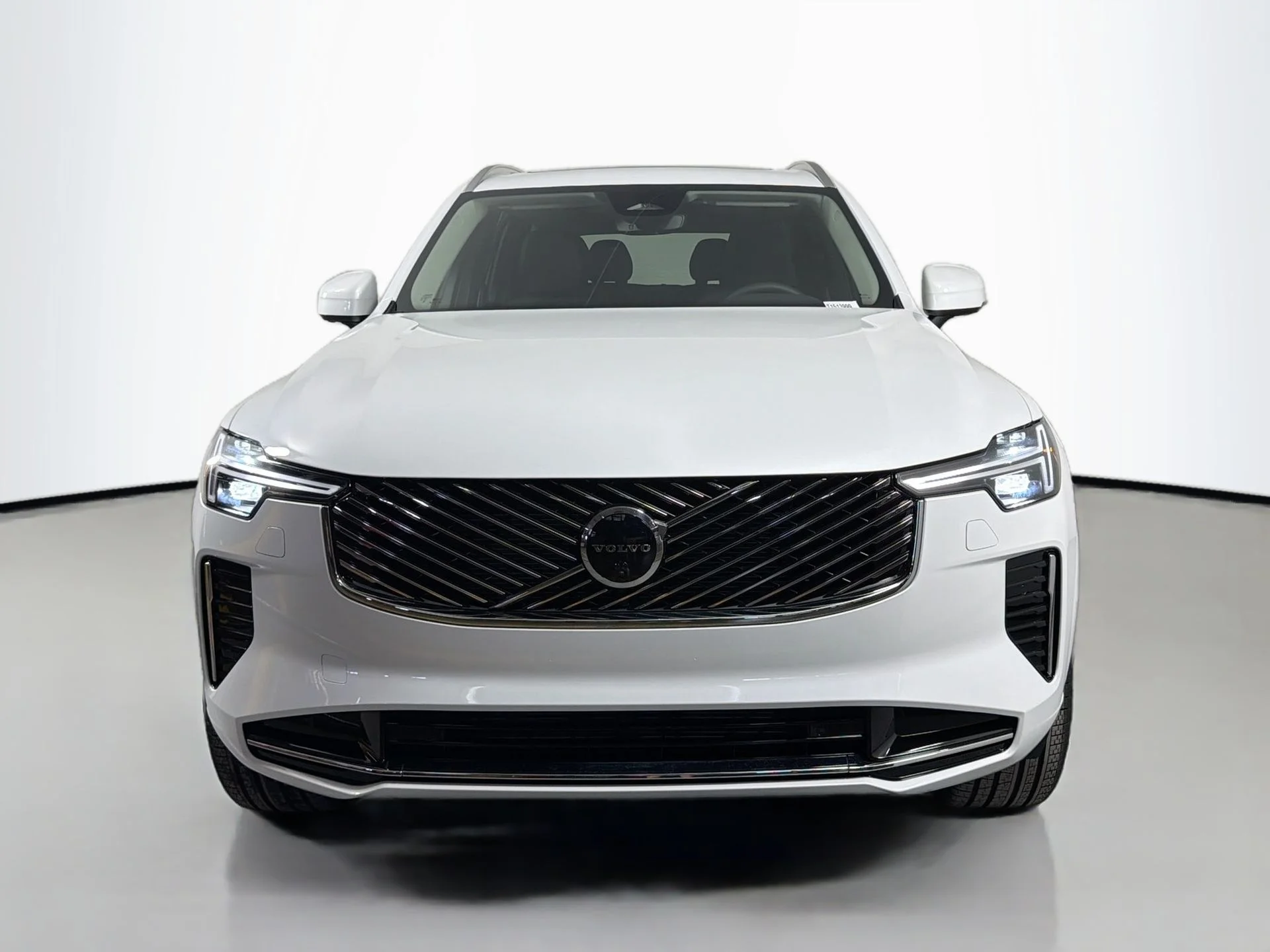 New 2026 Crystal White Volvo Plus image 2