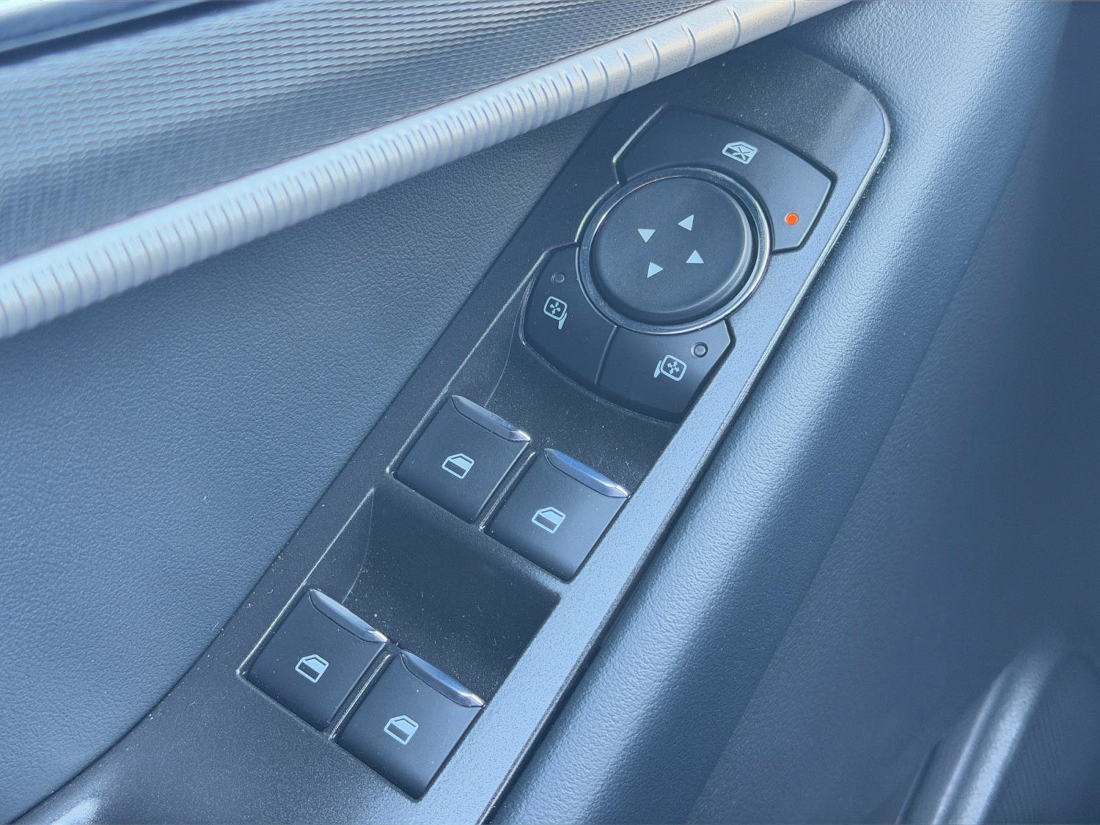 2026 Ford Explorer ST-Line - Photo 17