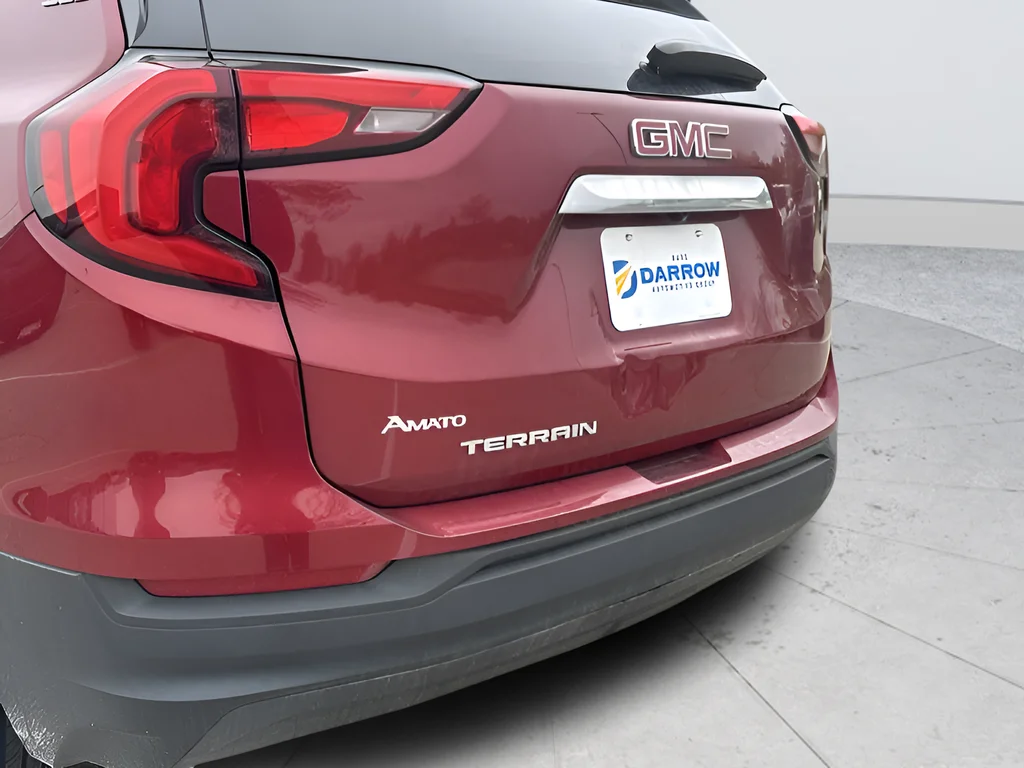 Used 2018 Red GMC SLE image 27