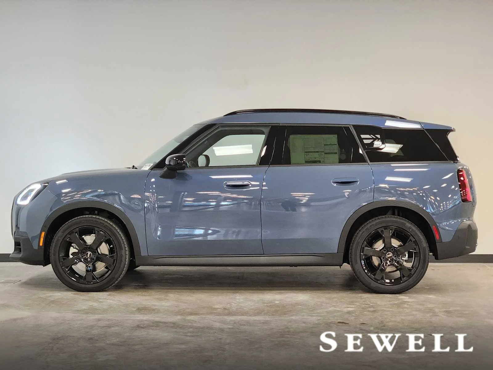 New 2027 Slate Blue Metallic MINI Iconic image 2