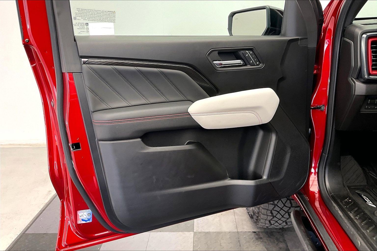 2026 GMC Canyon AT4X - Photo 12