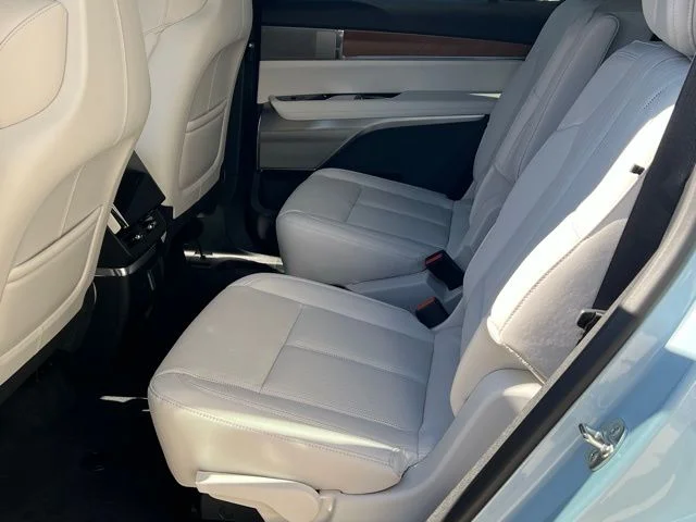 2026 Cadillac VISTIQ Sport - Photo 15