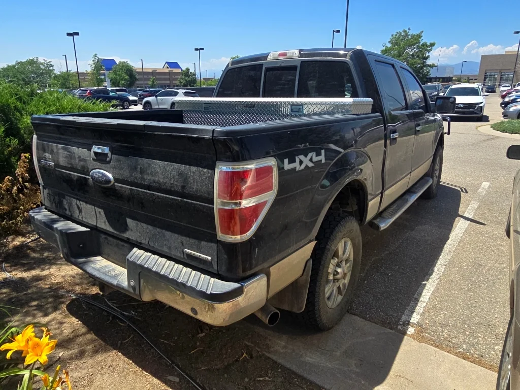 Used 2011 Tuxedo Black Metallic Ford XLT image 15