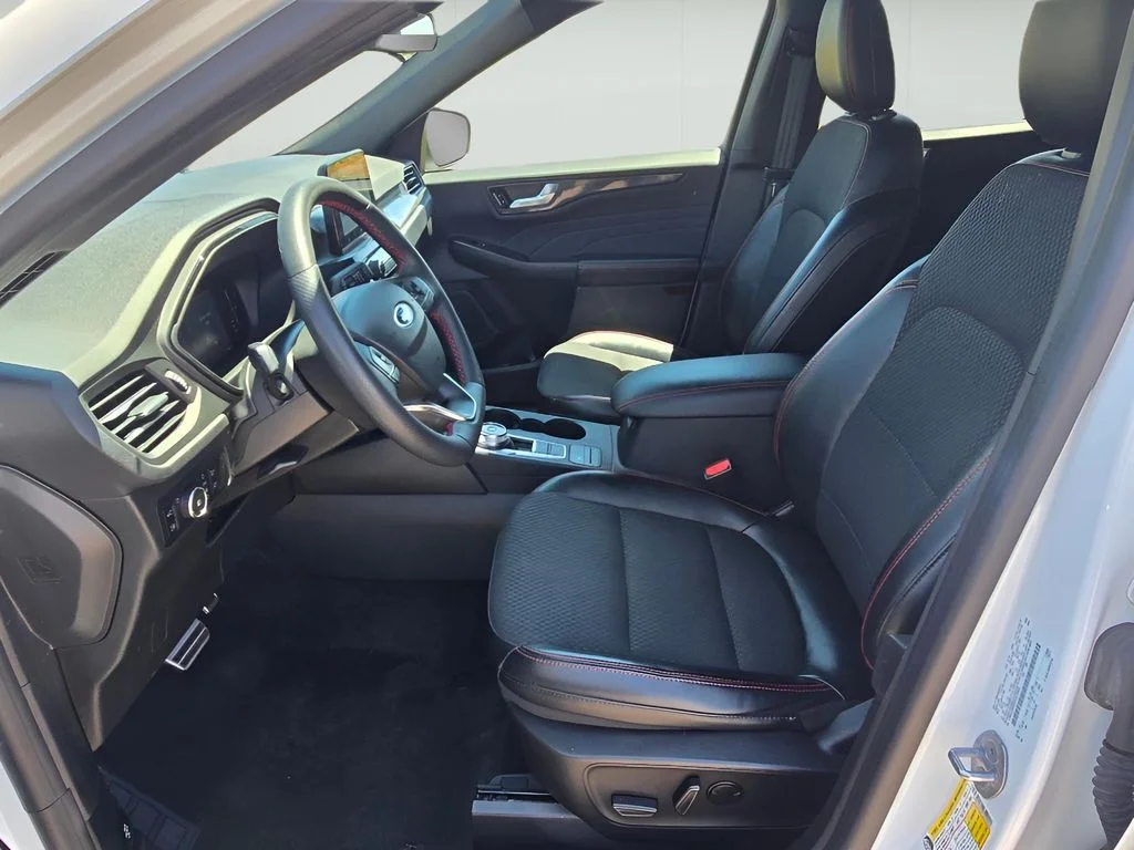 Used 2023 OXFORD WHITE Ford ST-Line Select image 12