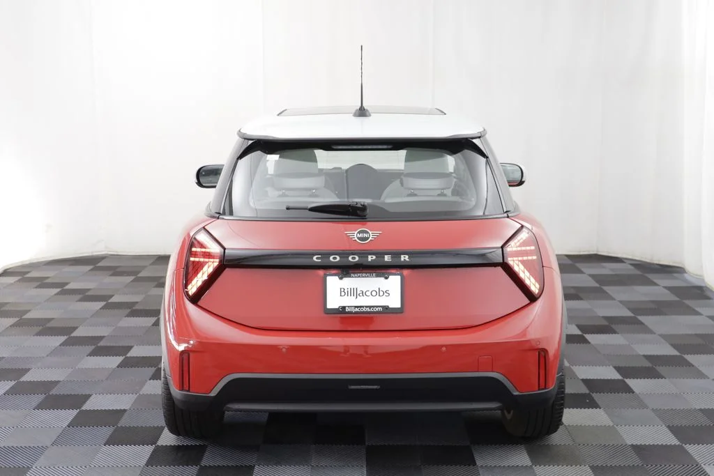 Certified Used 2026 Chili Red MINI Signature Plus image 15