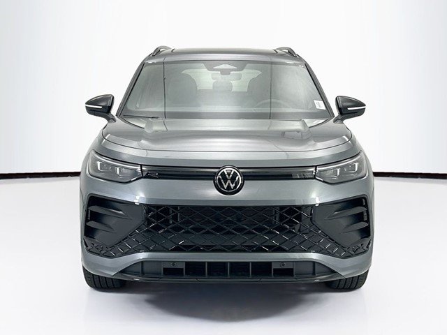 New 2026 Platinum Gray Metallic Volkswagen 2.0T SE R-Line Black image 2