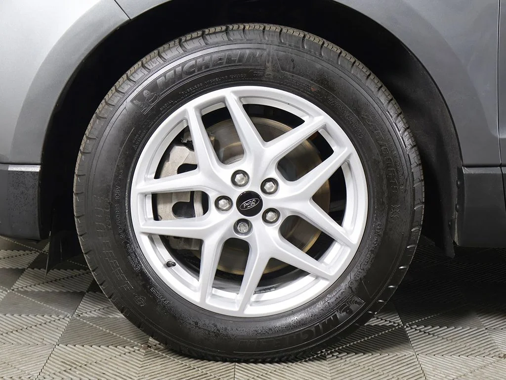 Used 2024 Gray Ford SEL image 20
