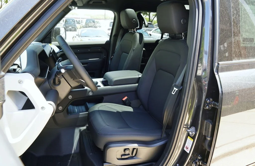 New 2026 Carpathian Grey Land Rover X-Dynamic SE image 12