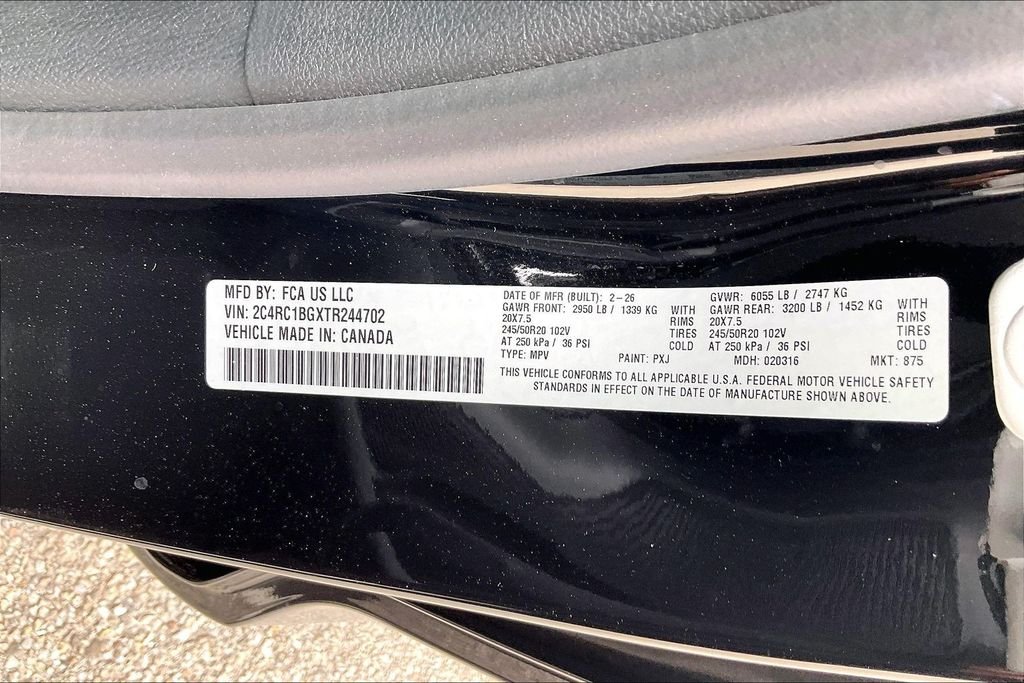 New 2026 Chrysler Pacifica Select 4D Passenger Van