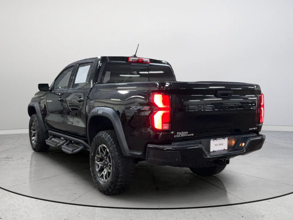 2024 Chevrolet Colorado ZR2 - Photo 9