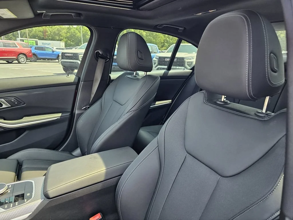 Used 2025  BMW M340i image 17