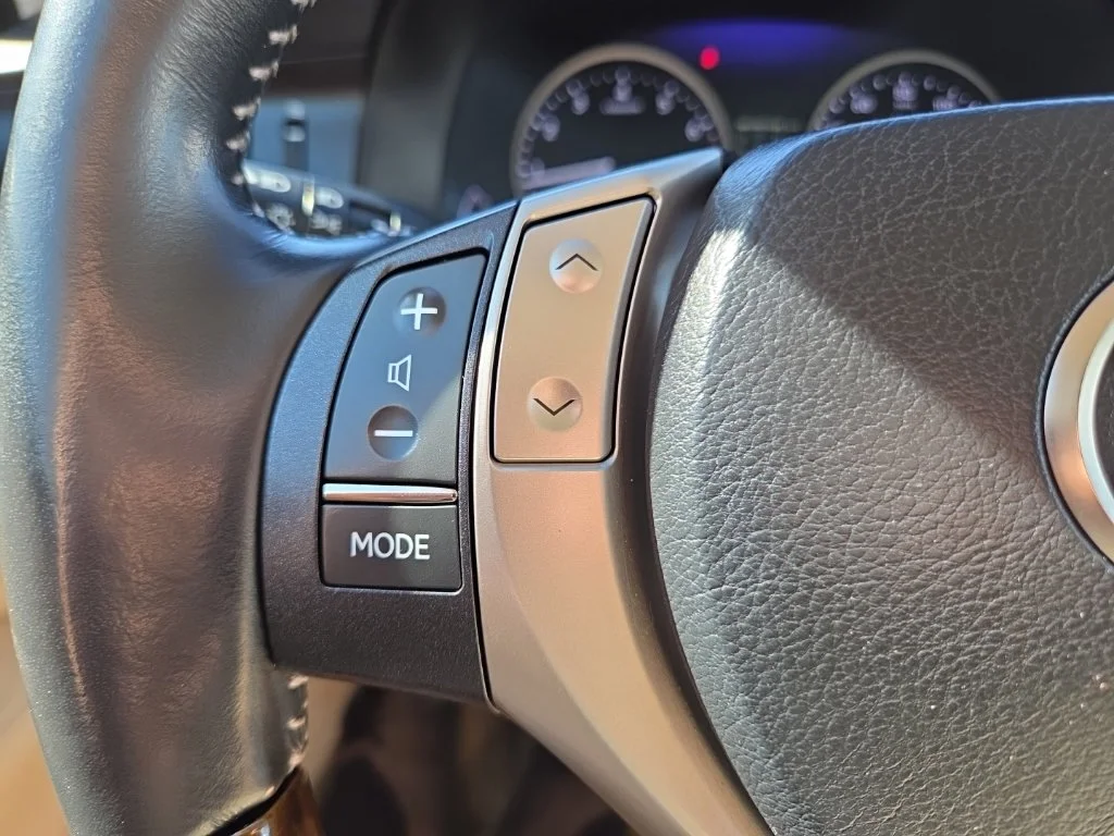 Used 2013 Red Lexus 350 image 38