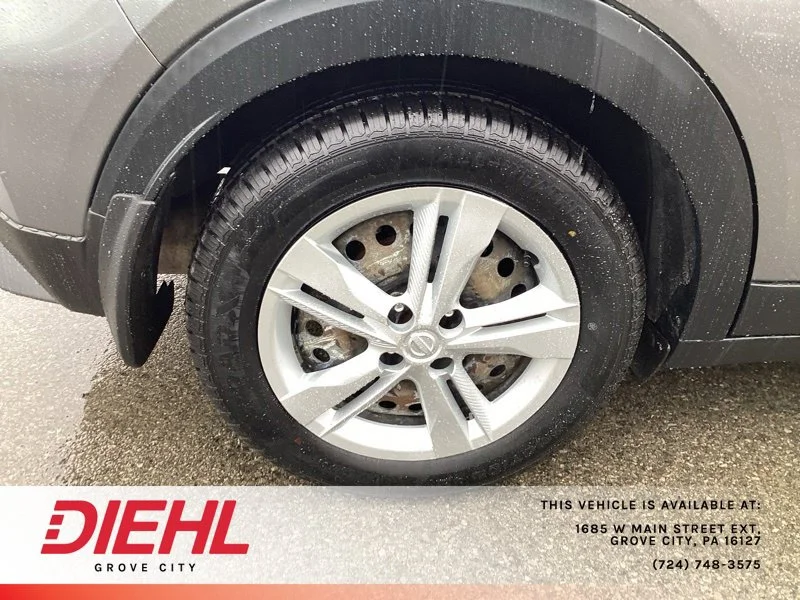Used 2021 Gray Nissan S image 9