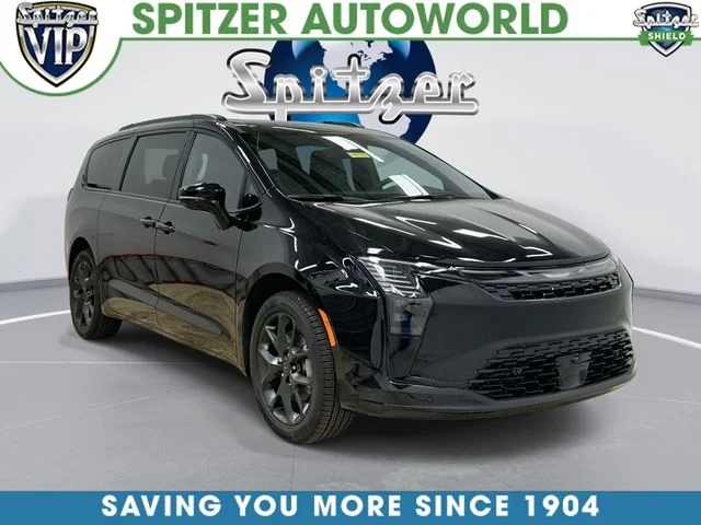 New 2027 Diamond Black Crystal Pearl-Coat Exterior Paint Chrysler Limited image 1
