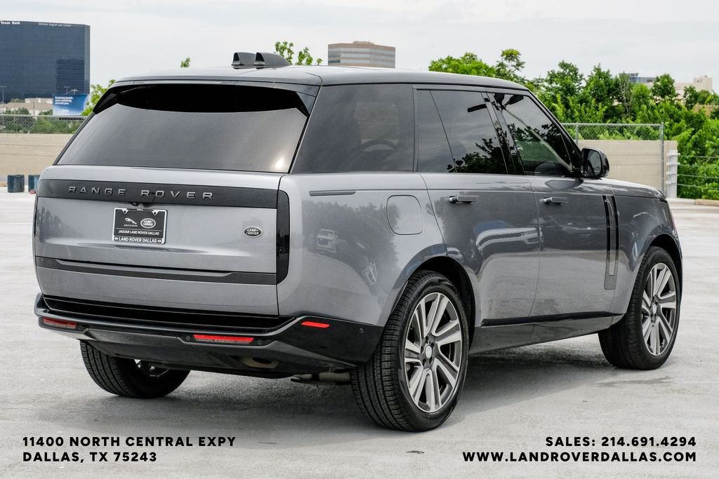 Used 2023 Eiger Gray Metallic Land Rover SE image 6