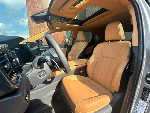 New 2026 Atomic Silver Lexus PREMIUM image 19