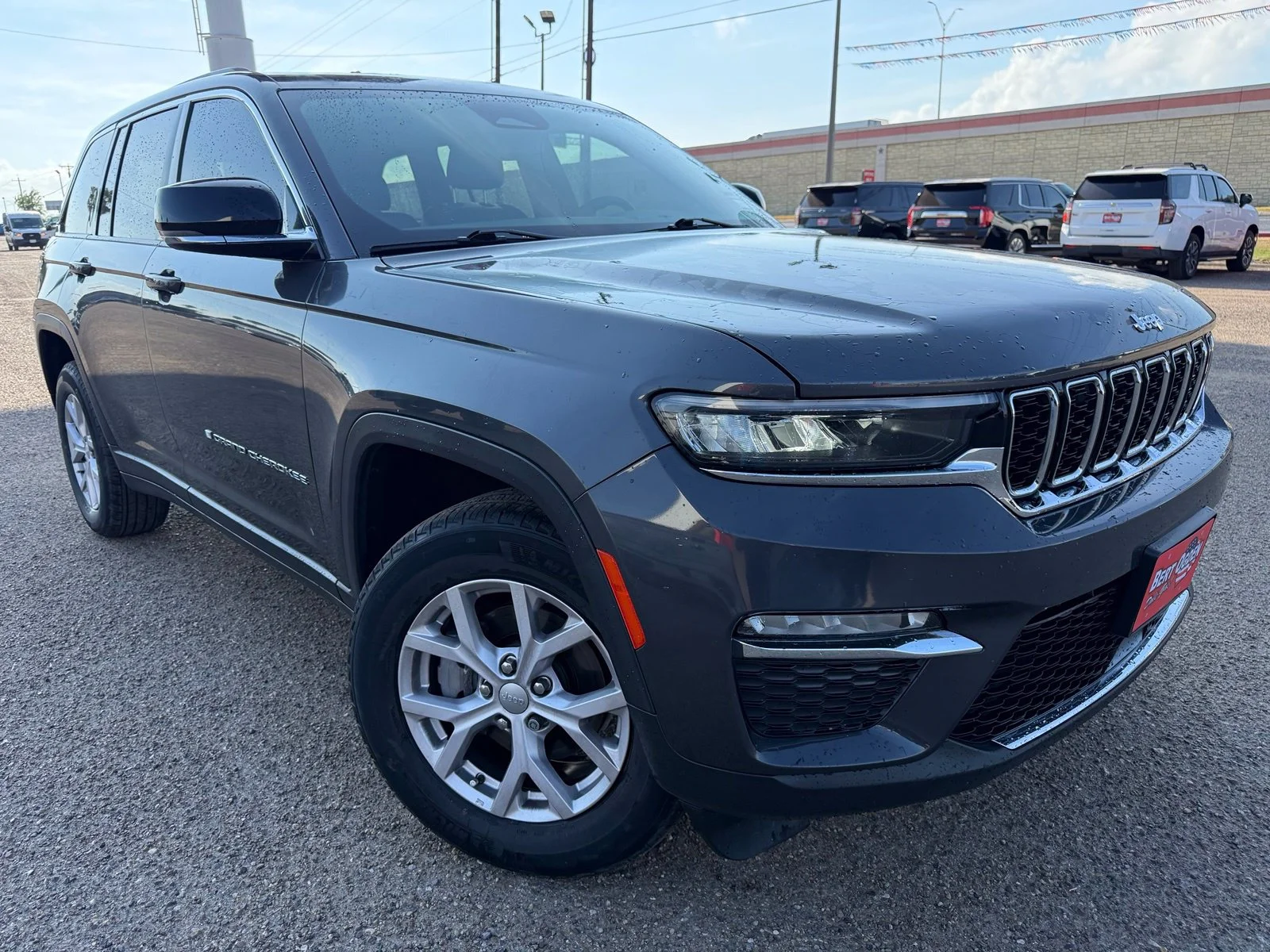 Used 2022 Gray Jeep Limited image 1