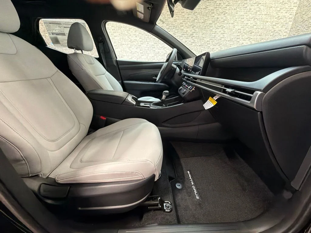 New 2027 Phantom Black Hyundai SE image 11