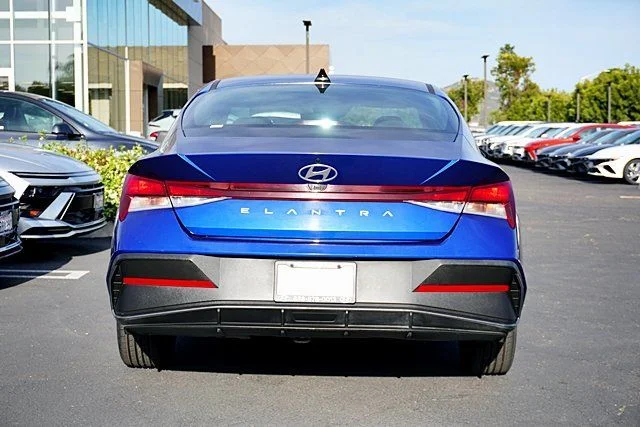 Used 2024 Blue Hyundai SEL image 8