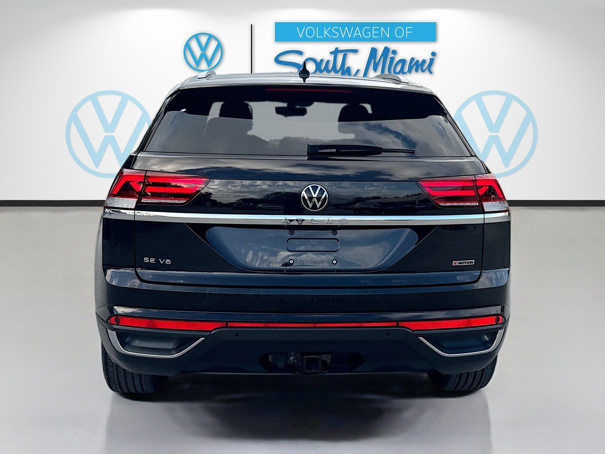 Certified Used 2022 Deep Black Volkswagen 3.6L V6 SE w/Technology image 6