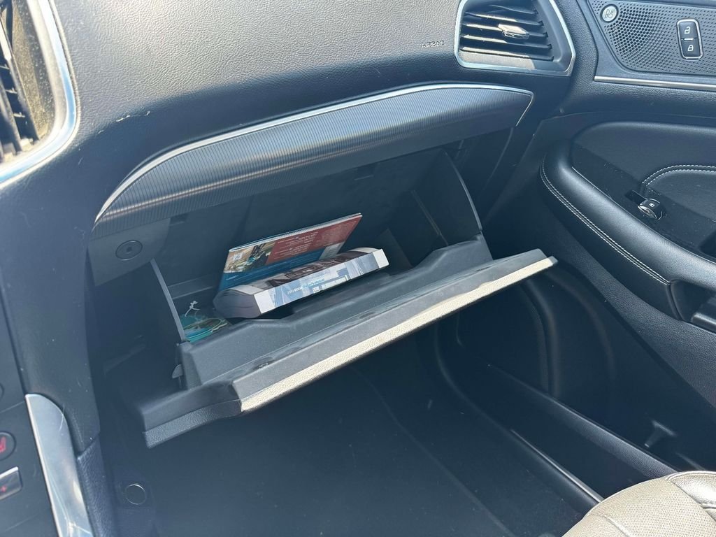 Used 2019 Gray Ford Titanium image 33