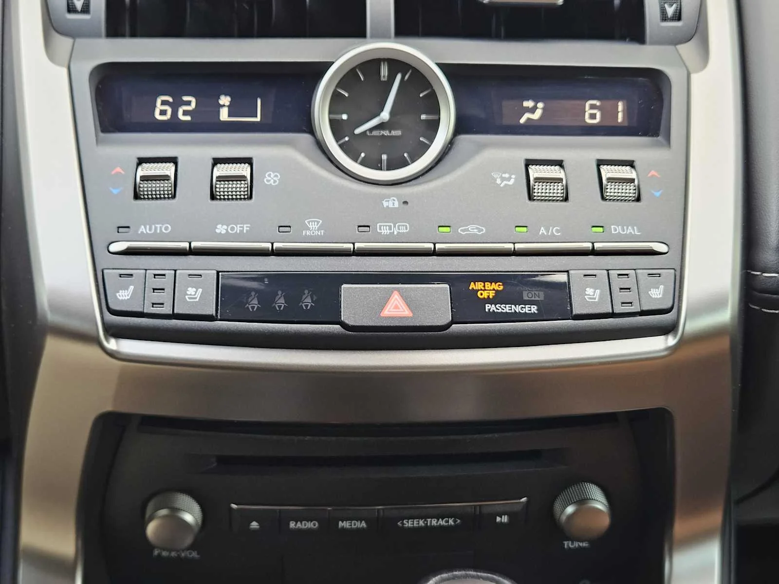 Certified Used 2020 MATADOR RED MICA Lexus  image 13