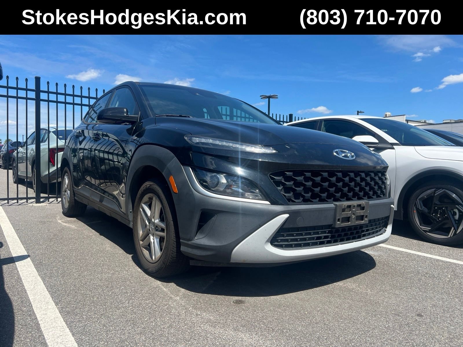 Used 2022 Black Hyundai SE image 1