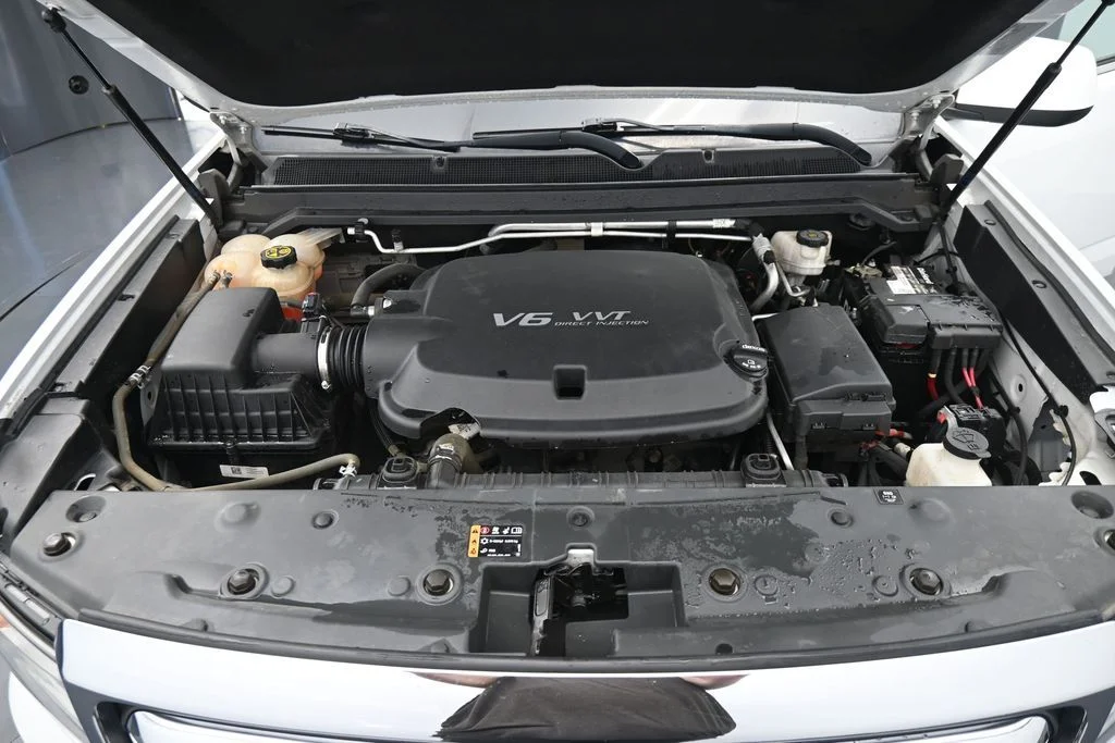 Used 2020 White GMC SLE1 image 14