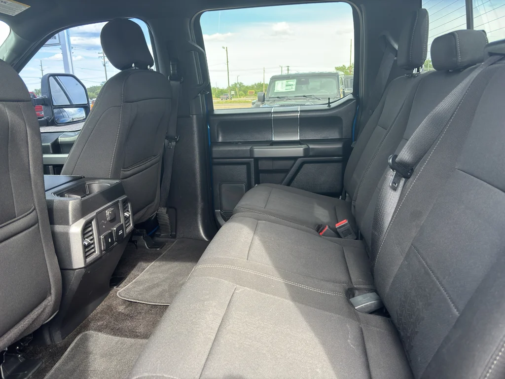 Used 2018 Lightning Blue Ford XLT image 11
