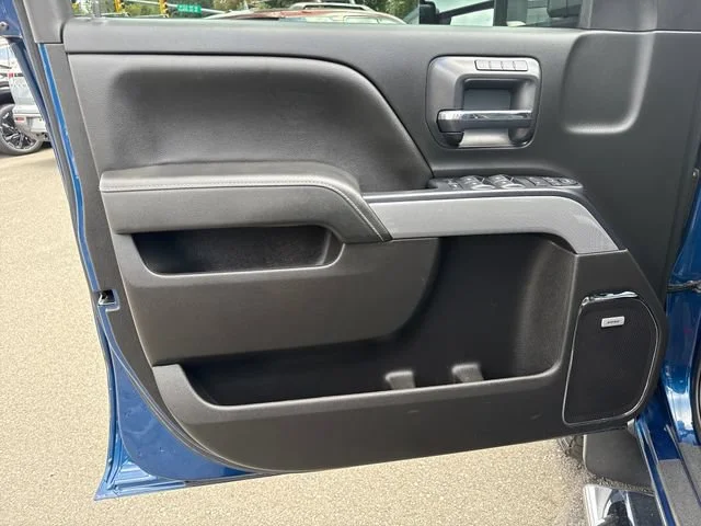 Used 2019 Deep Ocean Blue Metallic Chevrolet LTZ image 15