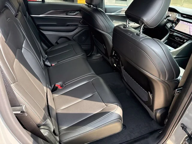 New 2027 Gray Jeep Limited image 32