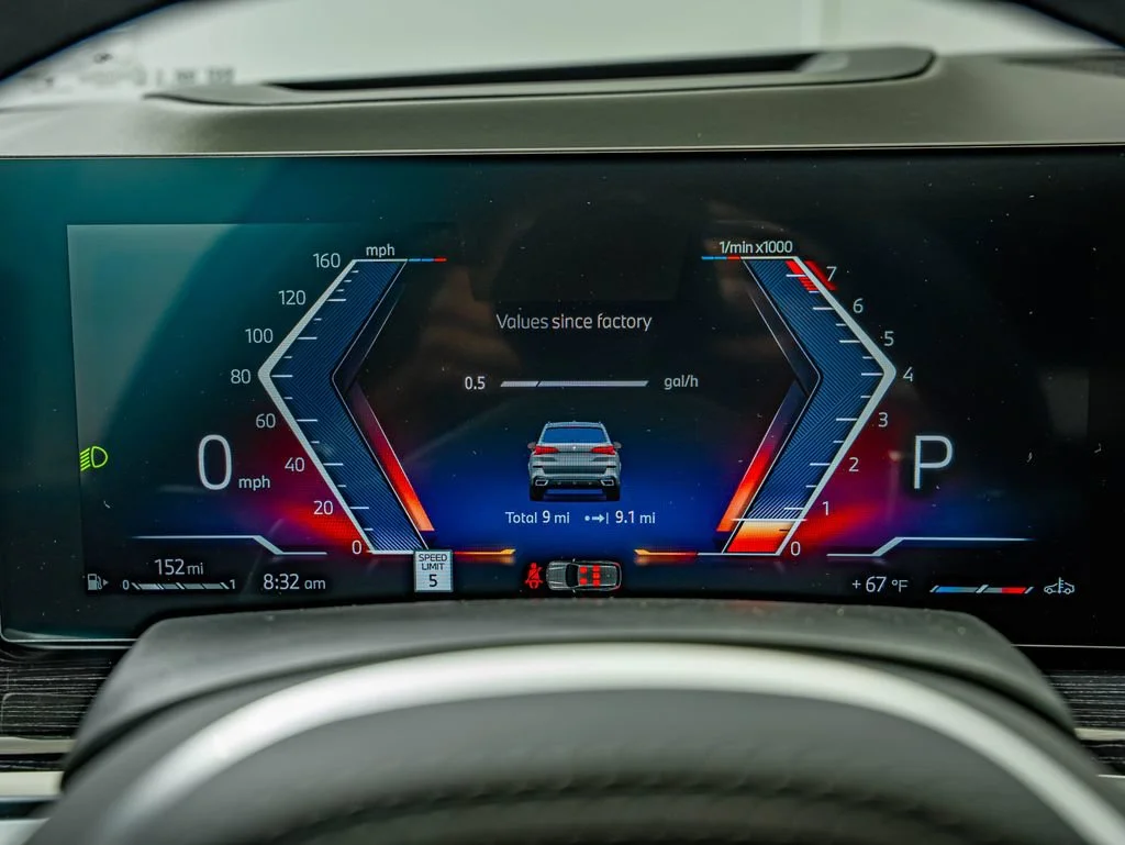 New 2026 Dravit Grey Metallic BMW xDrive40i image 25