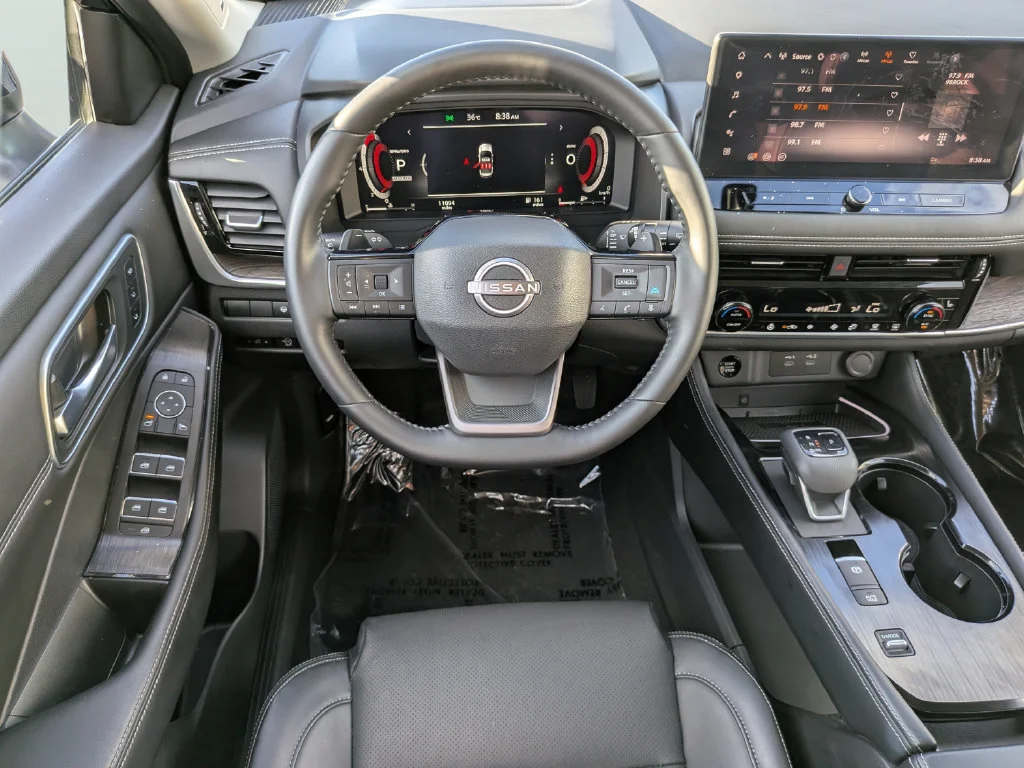 Used 2025 Blue Nissan Platinum image 14